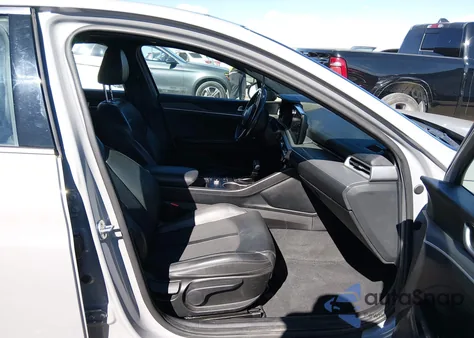 2022 Kia K5 Gt-Line z USA, uszkodzony, nr VIN 5XXG64J29NG089433